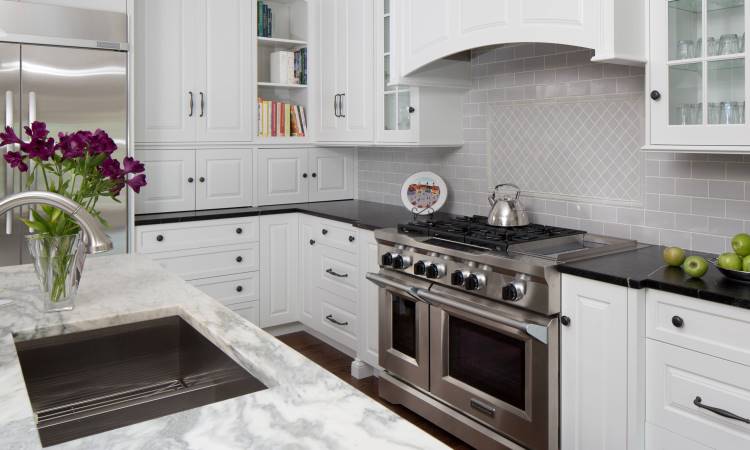 Stainless Steel Backsplash Options for Homeowners